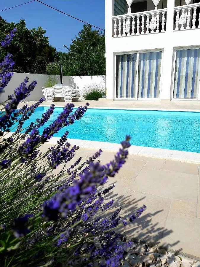 Holiday Home Villa Emma Debeljak