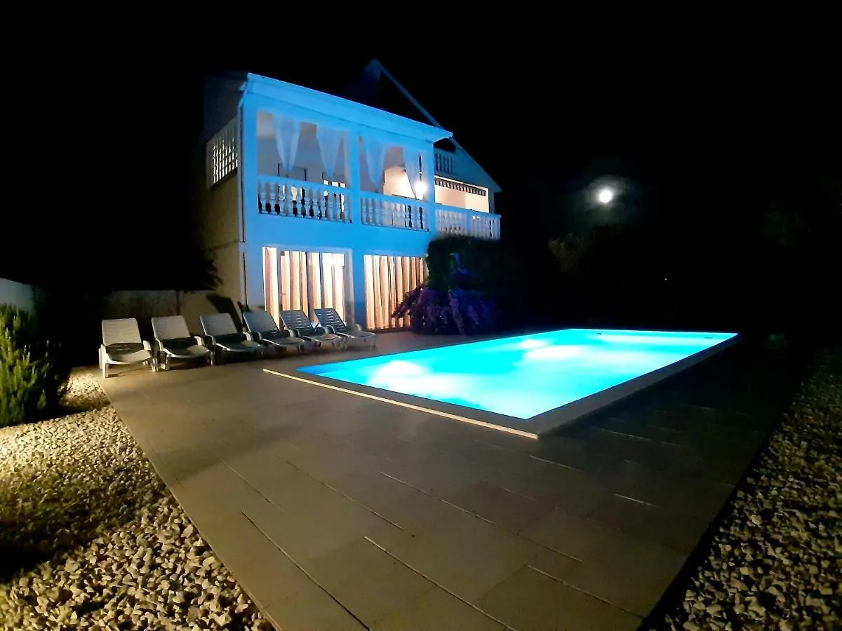 Holiday Home Villa Emma Debeljak Kroatien